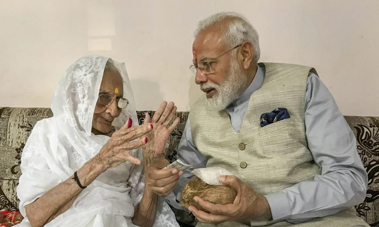 PM Modi with Mother 