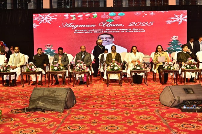 लोयोला ग्राउंड में क्रिसमस का उल्लास: CM Hemant Soren ने राज्यवासियों को दीं शुभकामनाएं
