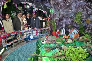 आर्च बिशप हाउस पहुंचे CM Hemant Soren, पत्नी संग केक काटकर मनाया क्रिसमस का जश्न