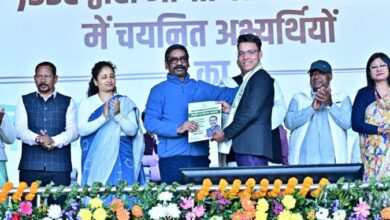 CM Hemant Soren ने 1910 CGL अभ्यर्थियों को सौंपे नियुक्ति पत्र