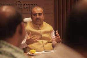 Mangal Pandey: बिहार में स्वास्थ्य व्यवस्था को लेकर बड़ा फैसला, 150 से अधिक ड्यूटी से गायब डॉक्टरों पर स्वास्थ्य विभाग की सख्ती