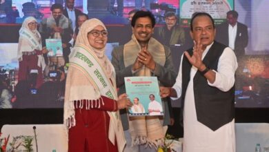 Jharkhand में स्वास्थ्य क्रांति: हिजाब पहनकर आई डॉक्टर को मंत्री ने किया सलाम