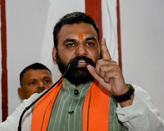 NEET छात्रा मौत मामला: सम्राट चौधरी ने बुलाई हाई-लेवल मीटिंग, मुख्य सचिव और DGP को दिए कड़े निर्देश